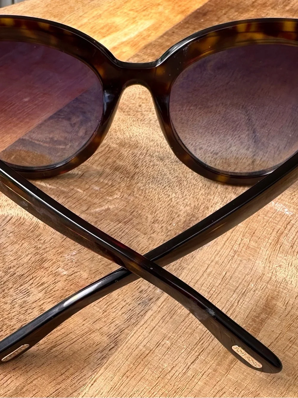 Tom Ford Women's Brown Tortoiseshell Cat Eye Sunglasses with Case and Cloth Tori